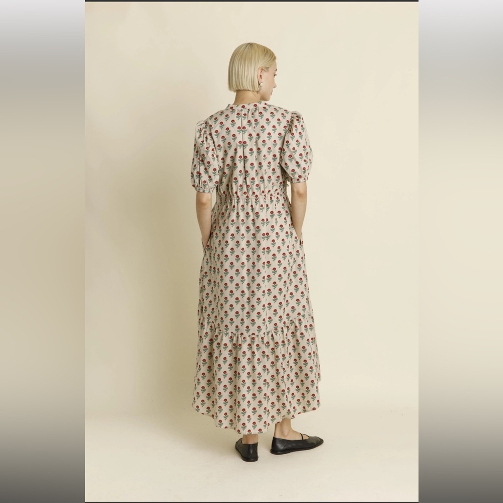 AUREUM Cream Floral Dress with Red Accents like new - Picture 2 of 10